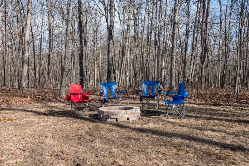 Comfortable Log Home about 4 Miles to Shenandoah River image 24